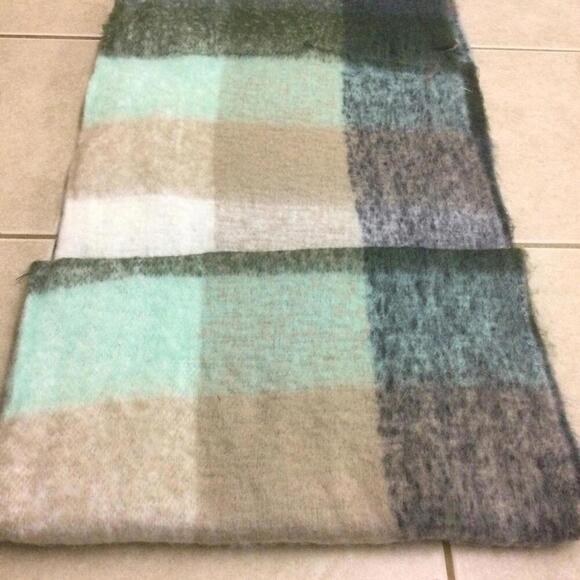 Just Cozy super soft scarf multicolored block/plaid 16”x 88” - Picture 3 of 7